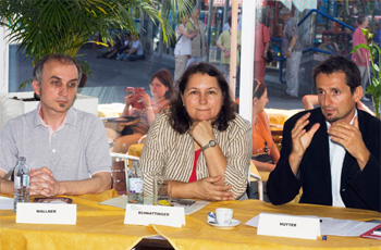 PK, Cafe Rathaus. Dr. Peter
                                  Wallner, Wiener Umweltanwältin Dr.
                                  Andrea Schnattinger, Dr. Hans-Peter
                                  Hutter